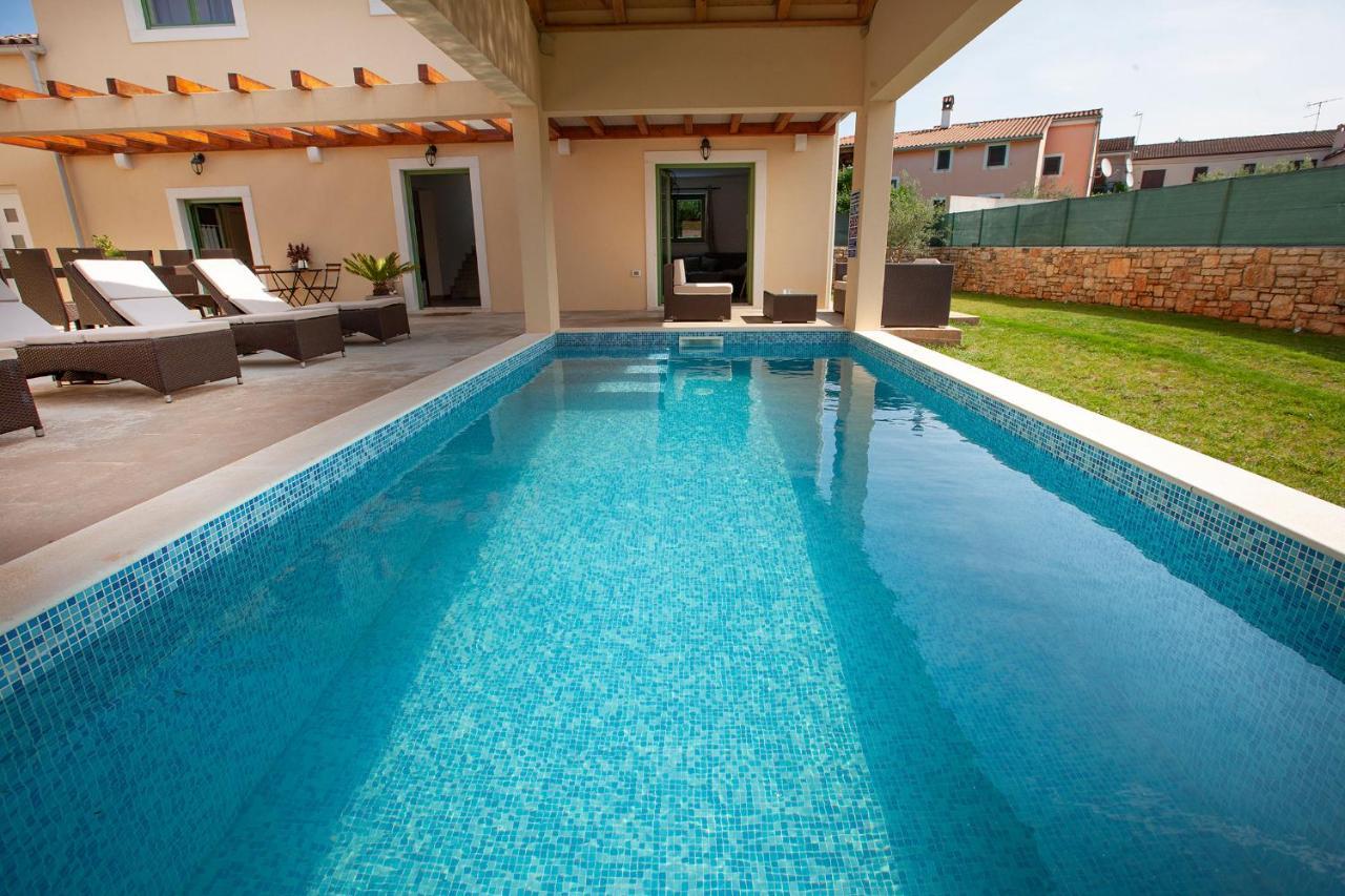 Villa Daniela Mit Pool In Bale, Bei Rovinj Fuer 4-6 Personen Zewnętrze zdjęcie